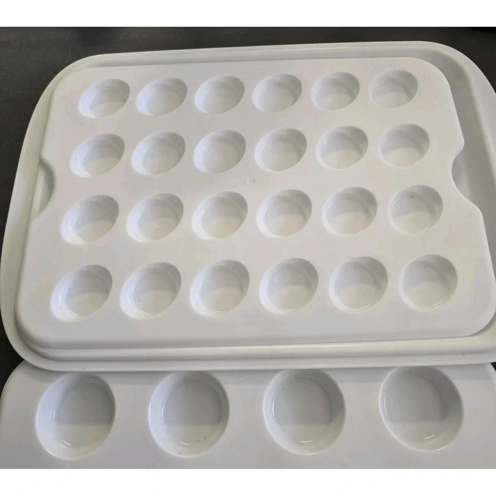 Rubbermaid Cupcake Devil Egg Cake Carrier Red